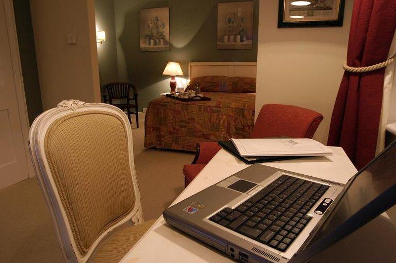 Hurtwood Hotel Peaslake Номер фото