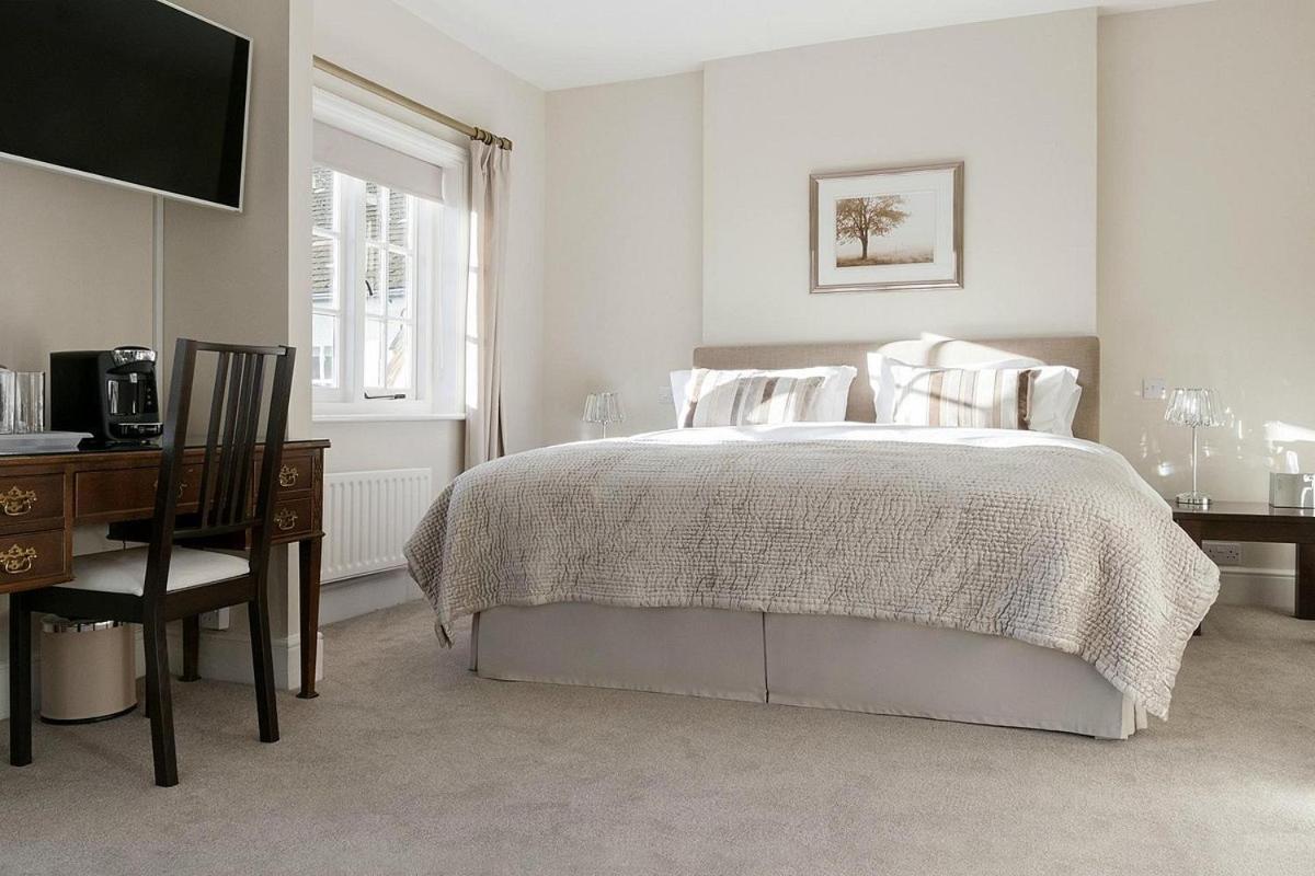 Hurtwood Hotel Peaslake Екстер'єр фото