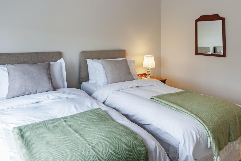 Hurtwood Hotel Peaslake Екстер'єр фото
