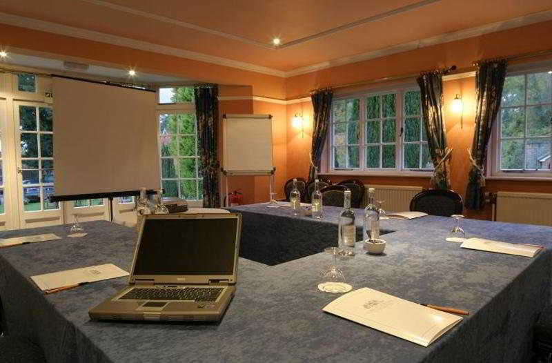 Hurtwood Hotel Peaslake Зручності фото